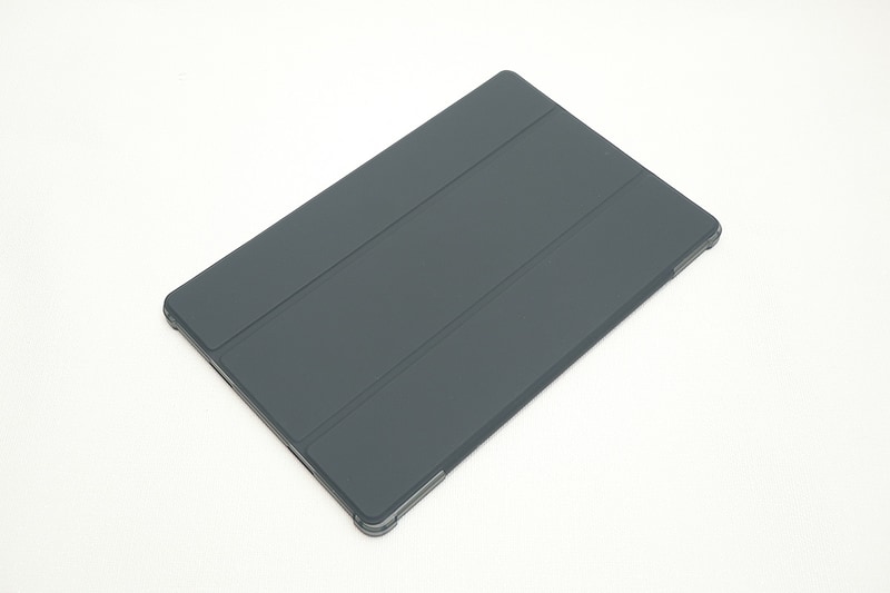 標準でケース兼スタンドに本体が収納されている