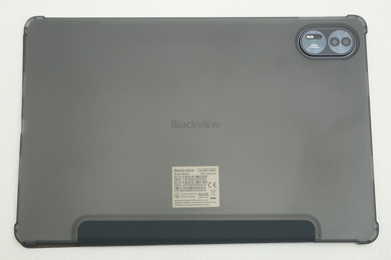 標準でケース兼スタンドに本体が収納されている