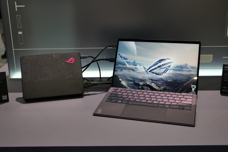 ROG Flow Z13用として位置付けられている。ROG Flow Z13はThunderbolt 5非対応だが、USB4端子に接続することで、プロセッサ内蔵グラフィックス機能より優れた描画性能を発揮する