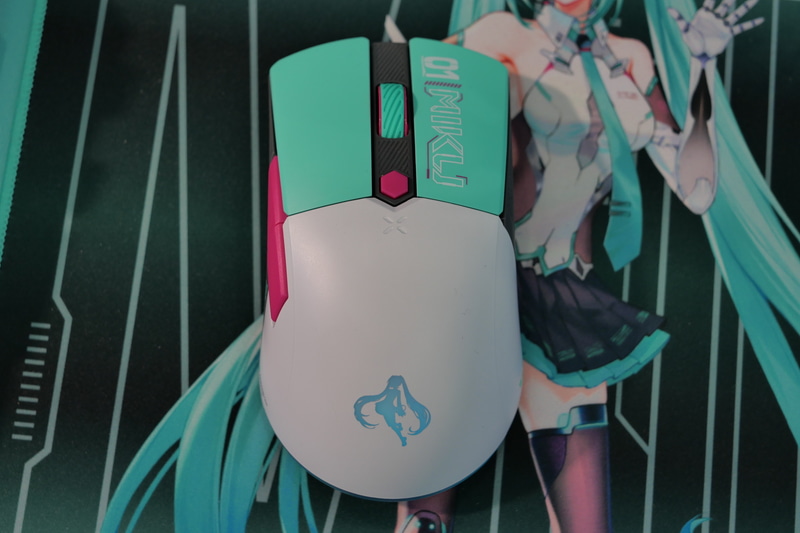TUF GAMING Mini Wireless Mouse Hatsune Miku Edition