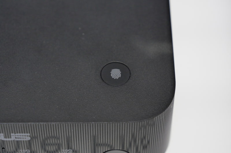 こちらも指紋センサーを搭載する