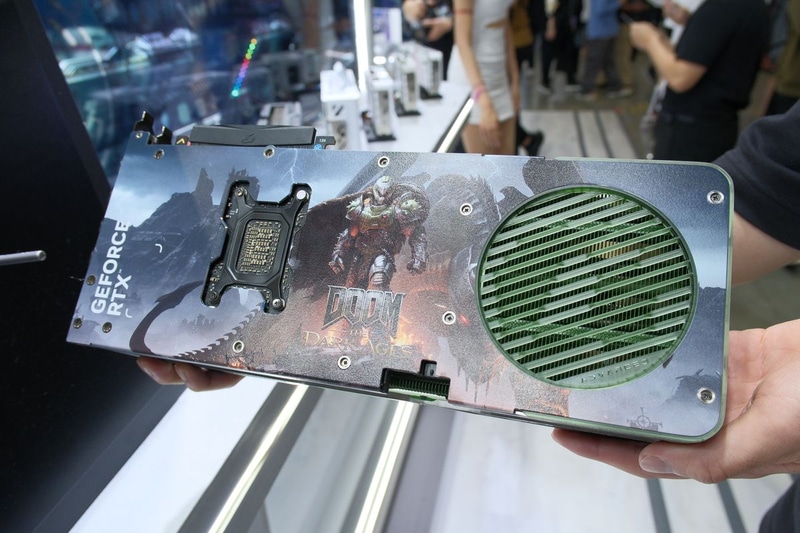iGame GeForce RTX 5080 Advanced OC 16GB×DOOM EDITIONのバックプレート
