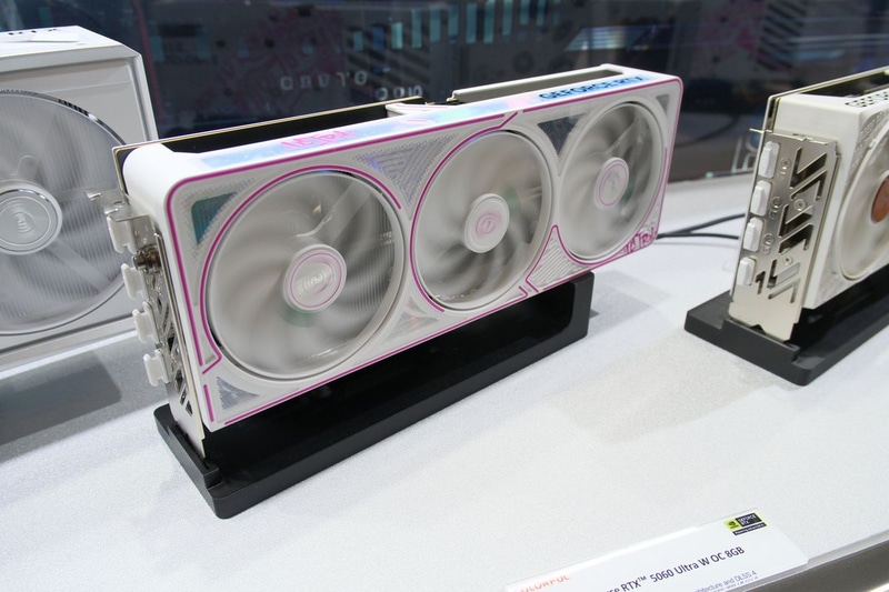 iGame GeForce RTX 5060 Ultra W OC 16GB