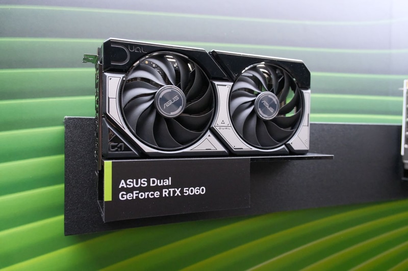 ASUS「Dual GeForce RTX 5060」
