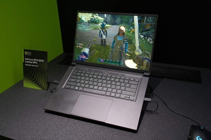 GIGABYTE「AERO X16」