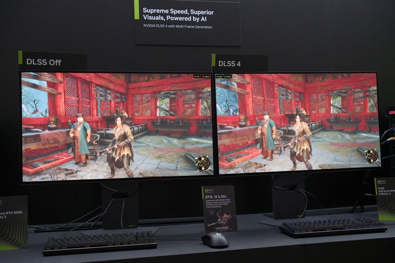 DLSSオフ時(左)と、DLSS 4有効時(右)の比較デモ