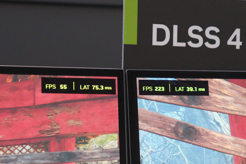 パフォーマンスはおよそ4倍に向上しつつ、レイテンシの低下も実現する