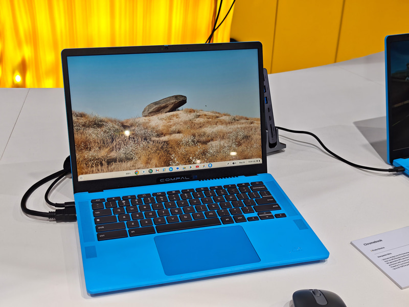 MediaTekブースに展示されていたCompalのChromebook、Kompanio Ultra 910を搭載