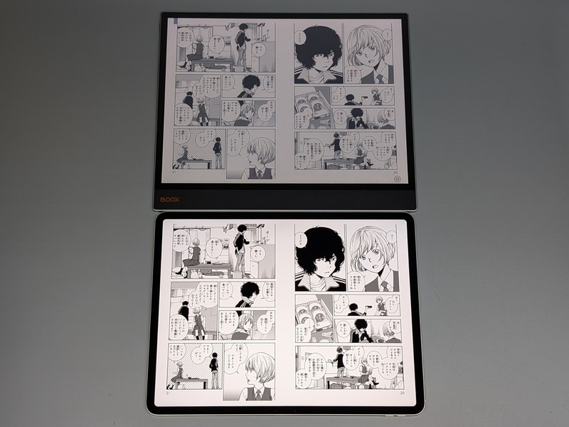 13インチiPad Air(下)との比較。こちらもサイズは同等だ