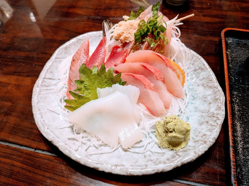 VILLA ORB近くの料理処でいただいた刺身定食