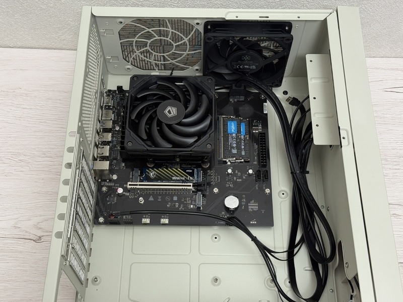 【写真18】前面ケーブル接続