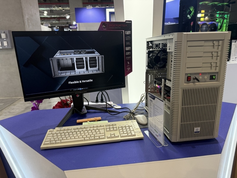 【写真29】COMPUTEX TAIPEI 2025で展示されたFLP02