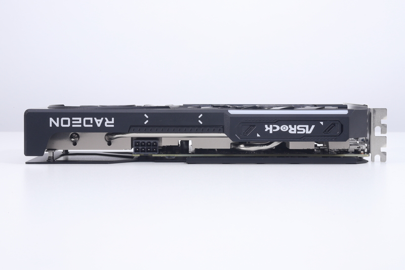 カードの占有スロット数は2スロット