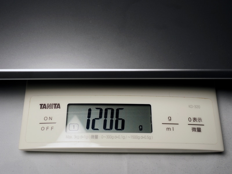 重量の実測値は1.206kgとほぼ公称値通り