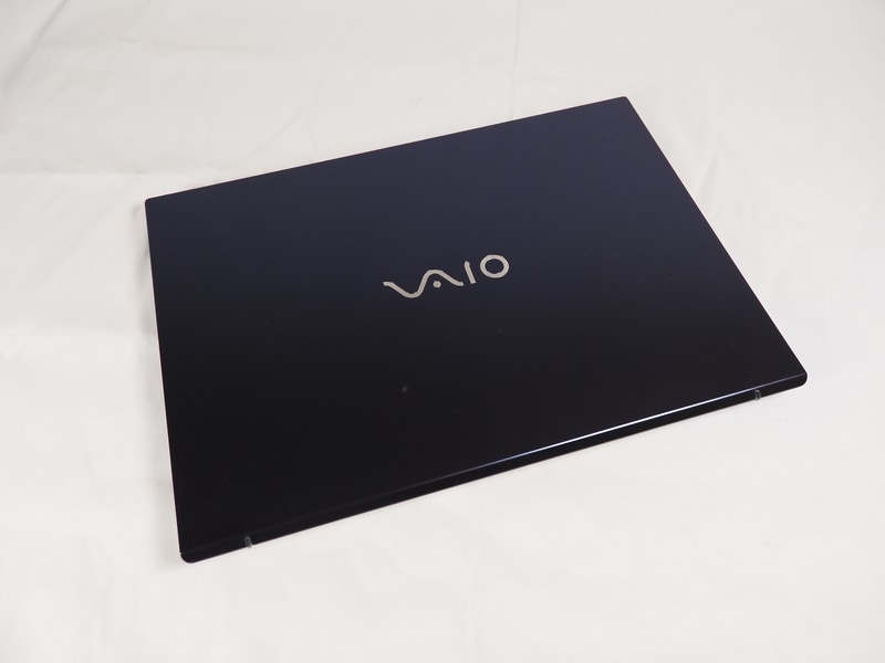 共通16型のVAIO F16。実売価格は14万6,800円～