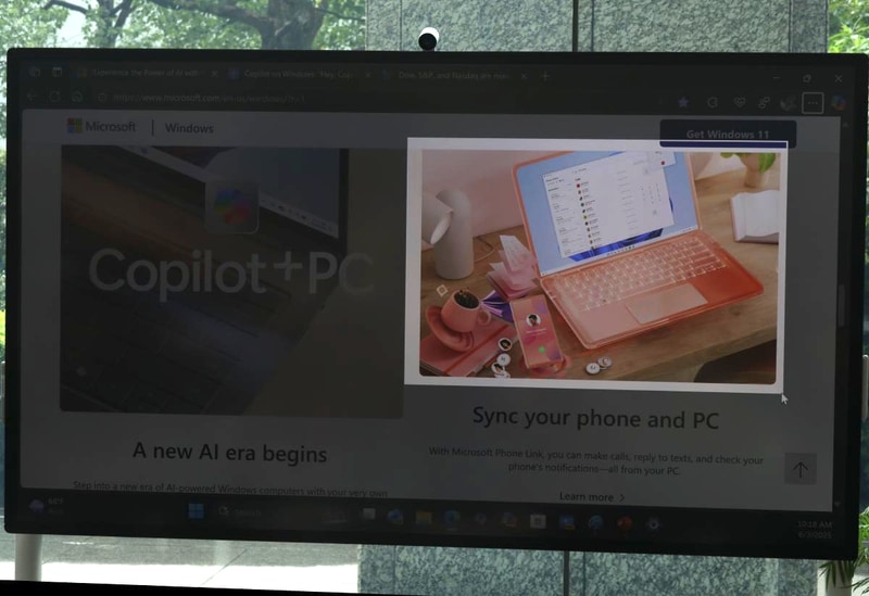 Snipping Toolにおける「Perfect screenshot」の機能。画像より一回り大きいサイズで指定しても、画像ぴったりに合わせてくれる