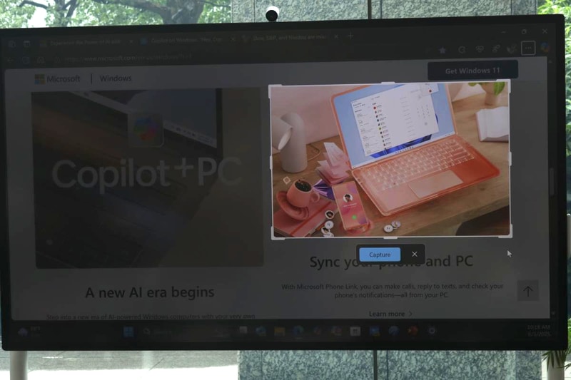 Snipping Toolにおける「Perfect screenshot」の機能。画像より一回り大きいサイズで指定しても、画像ぴったりに合わせてくれる