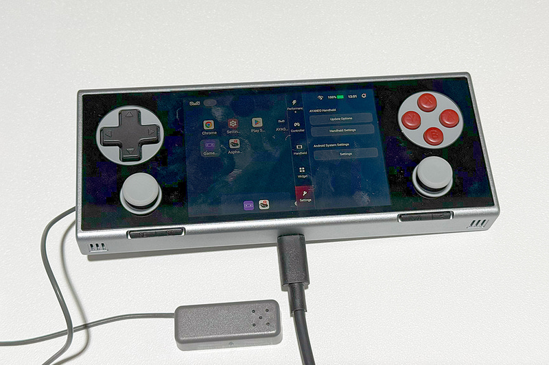 こちらはAndroidが導入されている