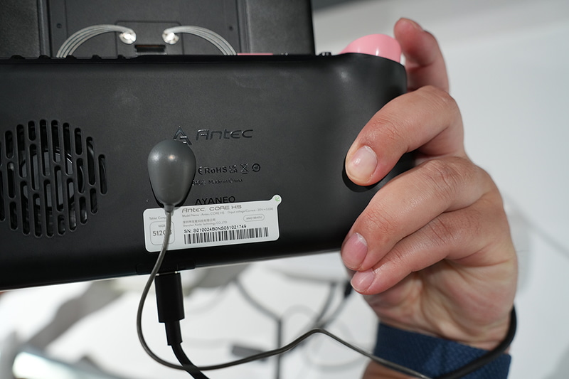 裏面にはAYANEOの刻印もある