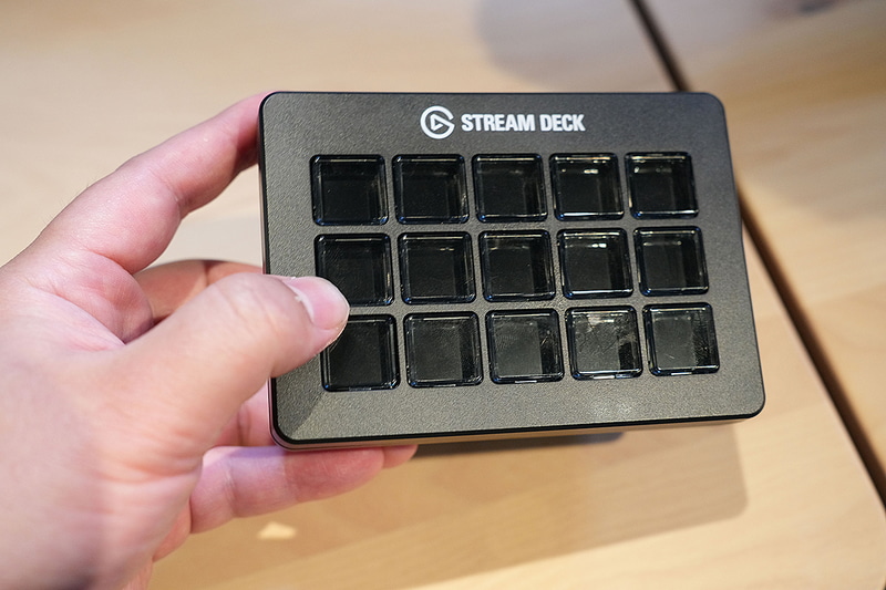 隅を押してもしっかり反応する