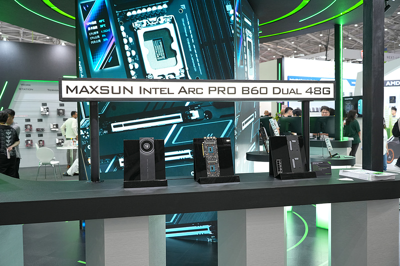 MAXSUNブースでの展示