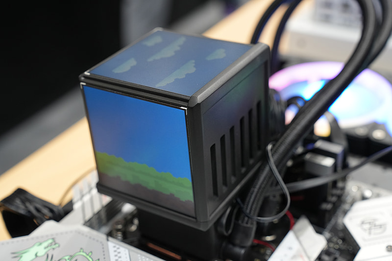 1面はスリットになっている