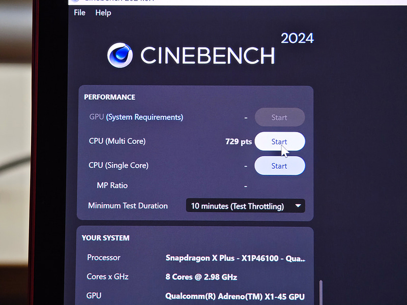 Snapdragon X Plus 8-coreのX1P-46-100、このように通常のSKUの場合にはSKU名がCPUIDの名称に入っている