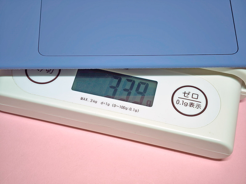 キーボードは実測で339g