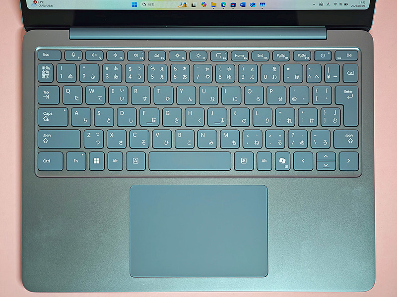 キーボードは「A」、「あ」というIMEトグルキーが追加されている日本語配列