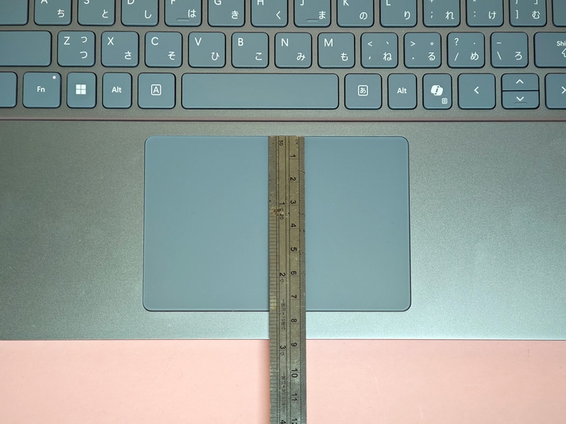 タッチパッドの大きさは11.2×7.5mm