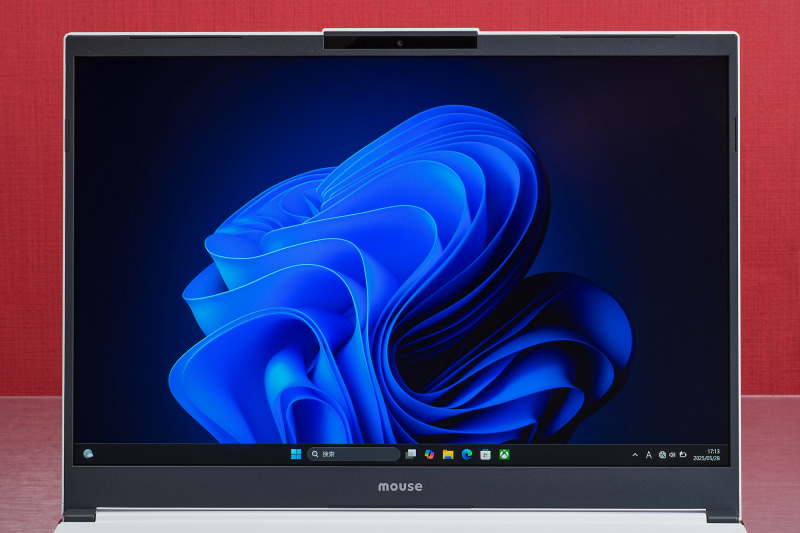 ディスプレイは16型で解像度は1,920×1,200ドット