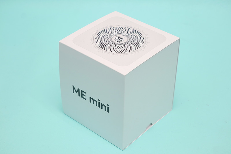 質素でコンパクトな製品パッケージ