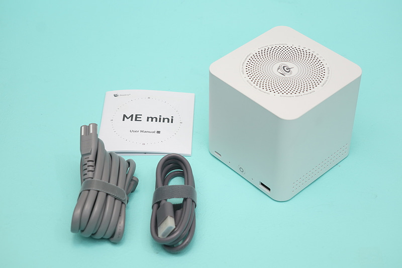 電源内蔵のため、ACアダプタが付属していない