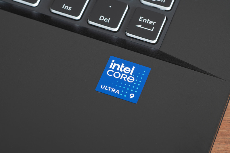 CPUはCore Ultra 9 275HX