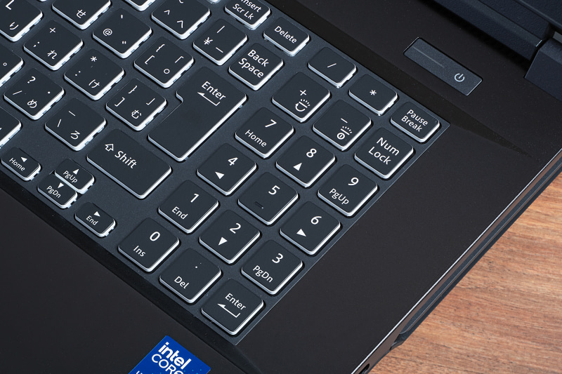 テンキーも装備