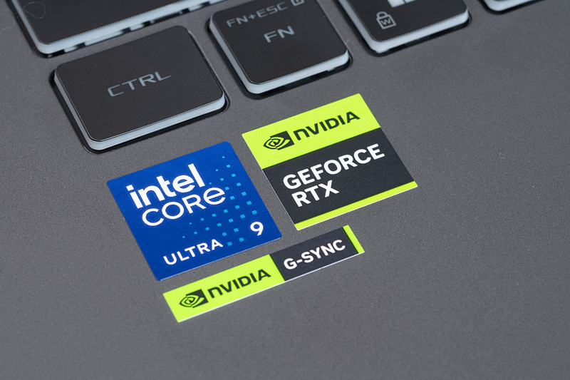 Intel Core Ultra 9 275HXを搭載