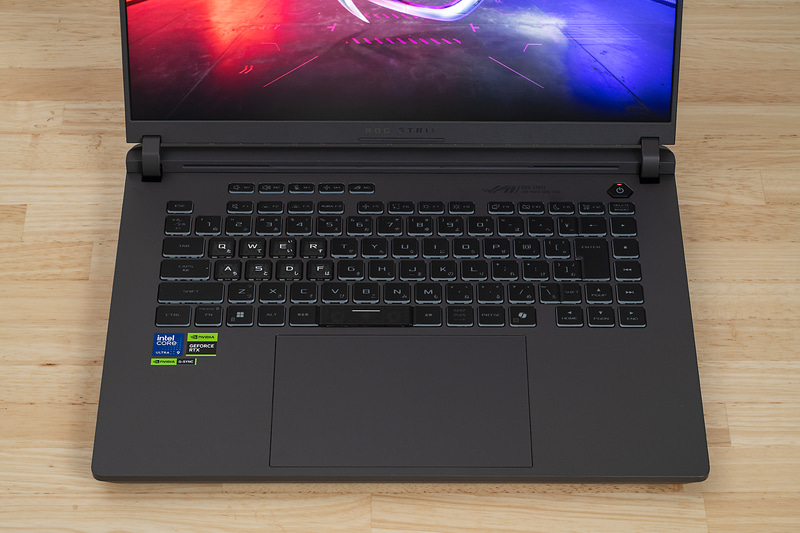 Aura Syncによるライティング機能でキーボードが光る