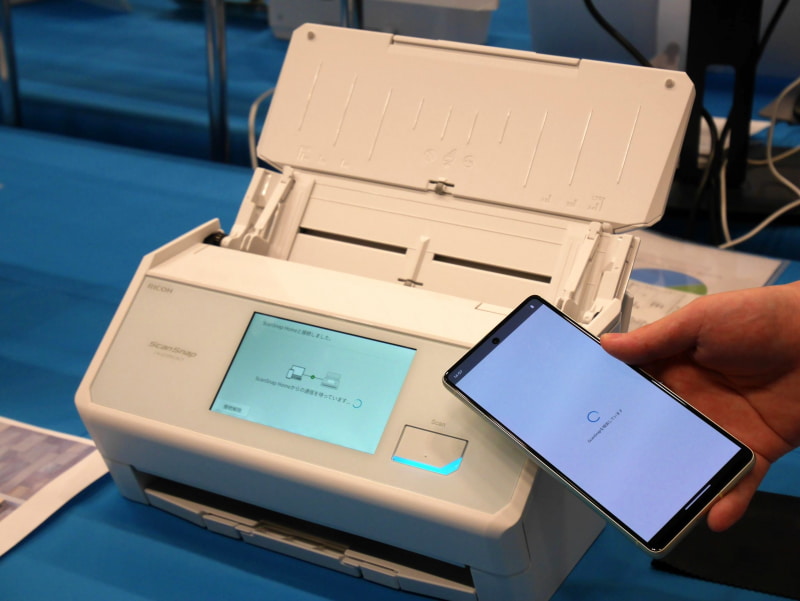 スマホをかざすだけで連携可能(アップデートで提供予定)