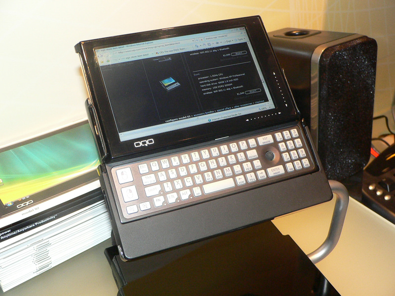 2007年のCESで展示されたOQOの第2世代製品Model02