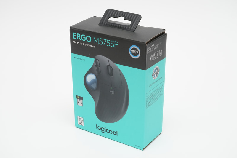パッケージには本体、Logi Bolt USBレシーバ、単3形乾電池、説明書、保証書が同梱