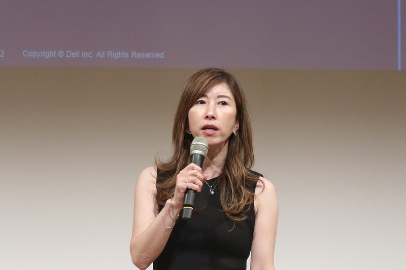 発表会でキャンペーンについて説明したマーケティング統括本部 E-ビジネス＆リテール事業部 本部長の横塚知子氏