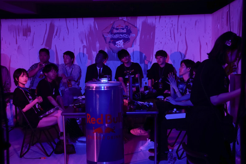 別室ではルーザーズブラケットの試合が行なわれていた