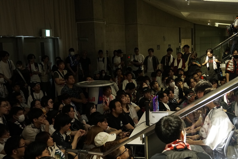 コンテンツブースはどこも人があふれかえっていた