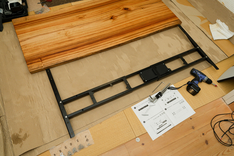 仮組みして下穴を鉛筆とかでマーキングしていく