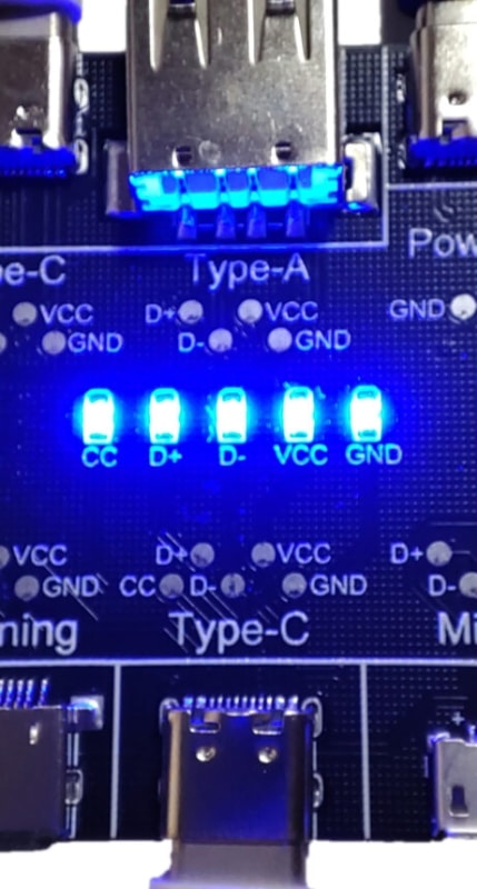 本体中央のLEDインジケータで導通状態を診断できる