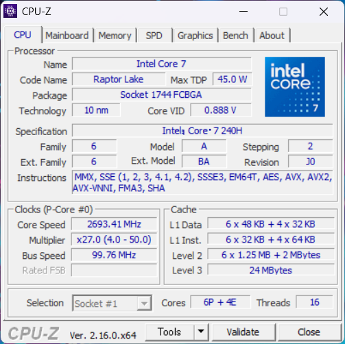 CPUはノートPC向けミドルクラスの「Core 7 240H」。TDP45Wと高クロック動作により、ゲーム・クリエイティブ問わず使っていけるが、NPUは非搭載