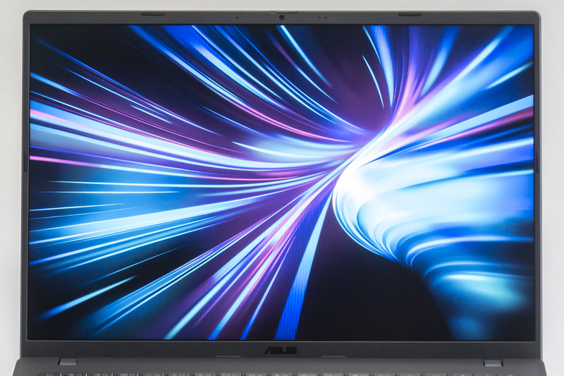 ディスプレイは16型でアスペクト比16:10とやや縦に長い。リフレッシュレートは最大144Hz対応