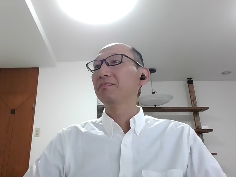 開発本部メカニカルプロジェクトリーダーの斉藤謙次氏。ディスプレイ部を含むメカ部分の開発を担当。基本的に自宅で仕事をしているとのことで、リモート参加となった