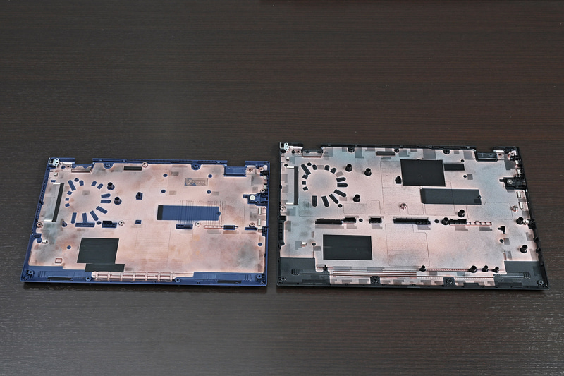 VAIO F14/F16の底板。VAIO F14についてはネジの締結数を4カ所増やし、剛性を高めている