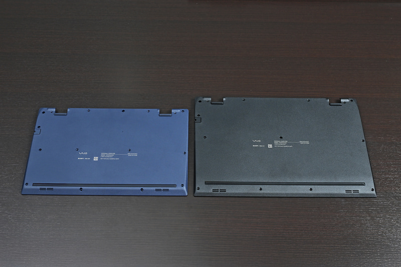 VAIO F14/F16の底板。VAIO F14についてはネジの締結数を4カ所増やし、剛性を高めている